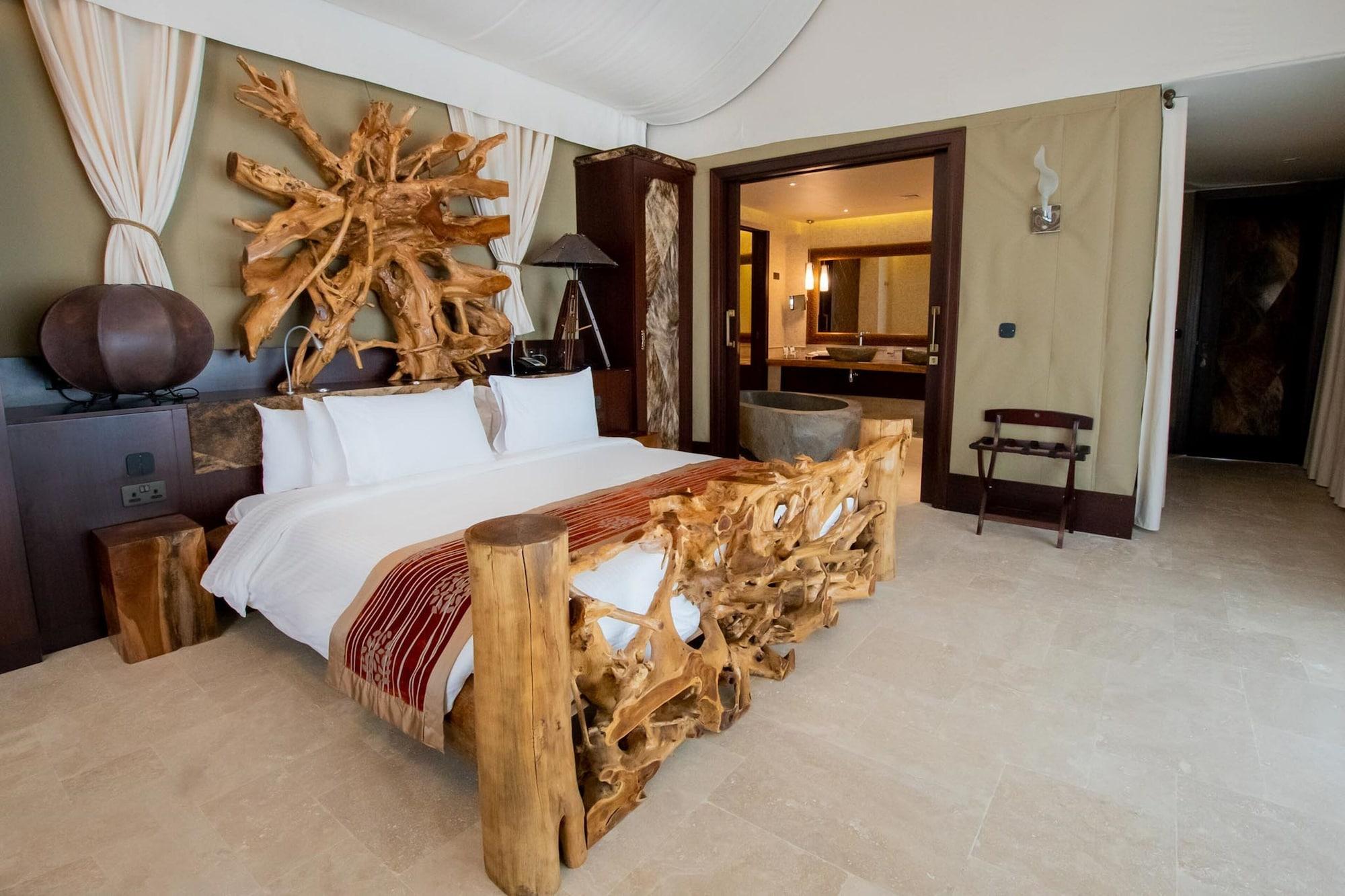 Telal Resort Al Ain Buitenkant foto A bedroom at the Bawa Suite