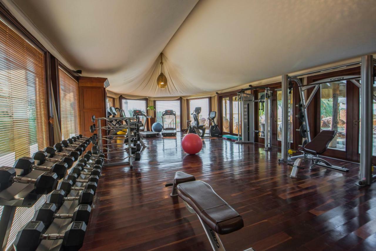 Telal Resort Al Ain Buitenkant foto The gym at the resort
