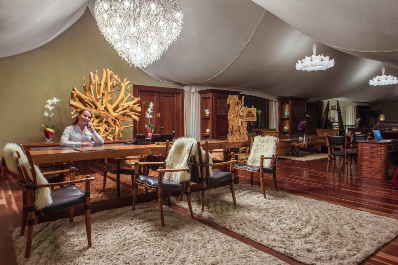 Telal Resort Al Ain Buitenkant foto The interior of the lounge