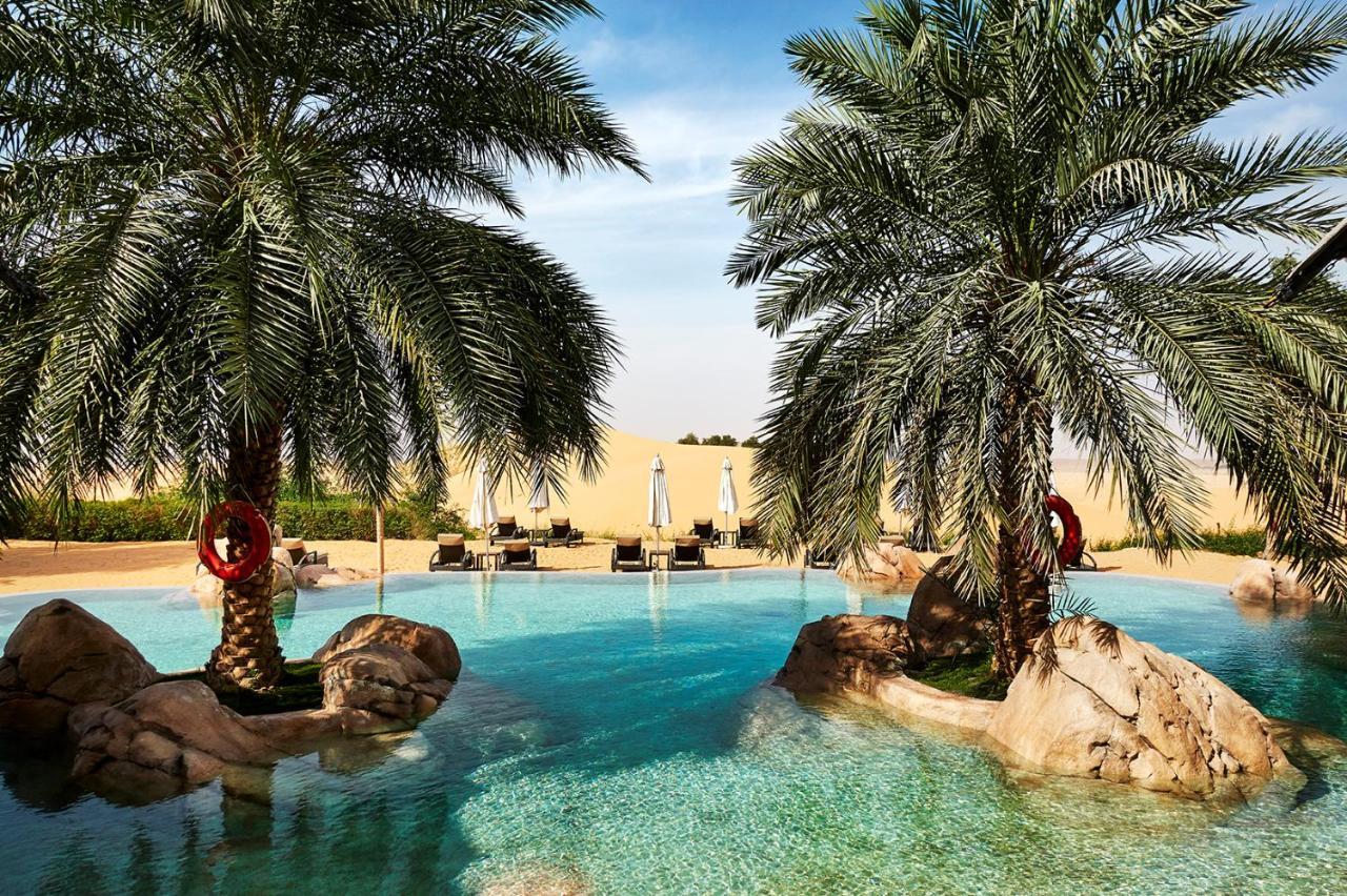 Telal Resort Al Ain Buitenkant foto The pool at the resort