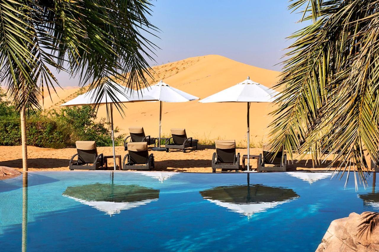 Telal Resort Al Ain Buitenkant foto The resort's pool